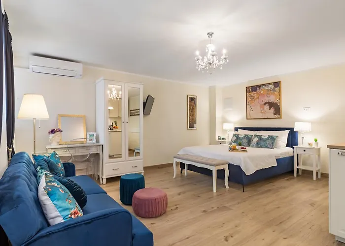 Split Exclusive Stay